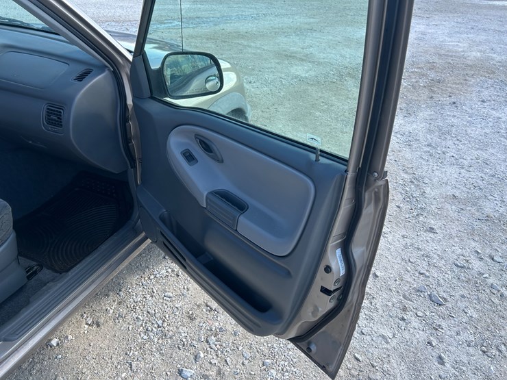 2003-chevrolet-tracker-image-45