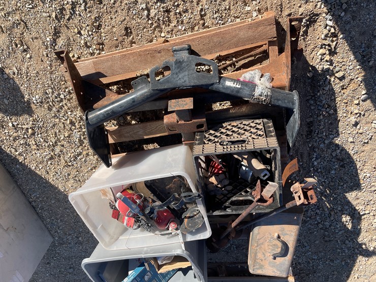 #3304-•-miscellaneous-big-truck-parts-image-1