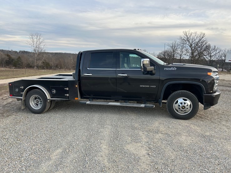 2021-chevrolet-silverado-3500-image-19