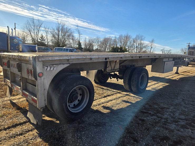 2000-reitnouer-flatbed-image-20