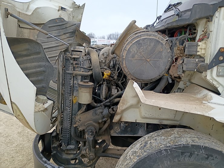 2011-international-transtar-8600-image-16