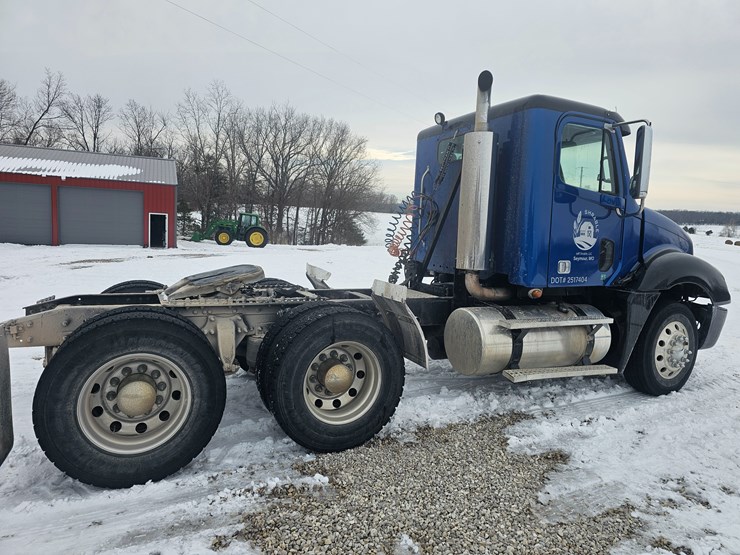 2007-freightliner-columbia-120-image-19
