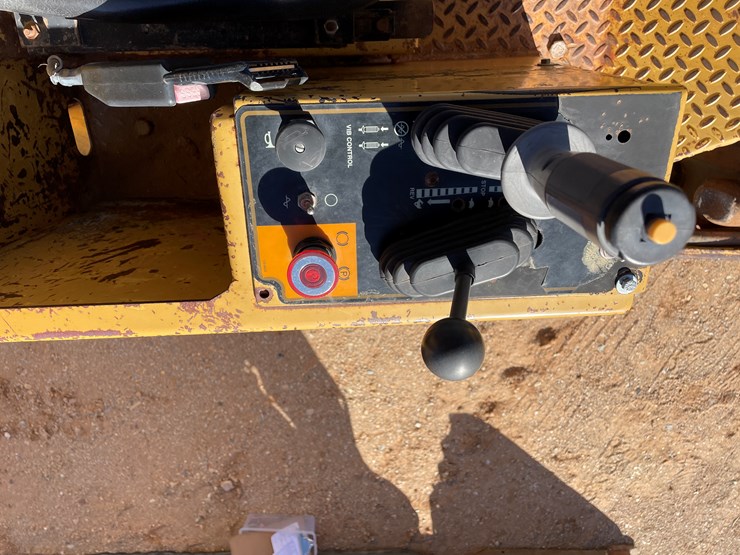 caterpillar-cp-323-image-14