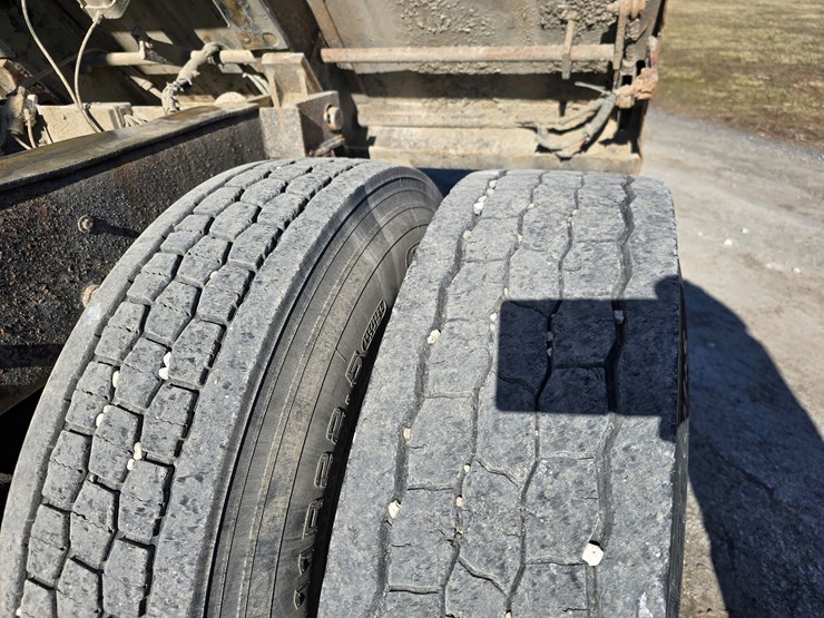 1998-mack-rd688s-image-65