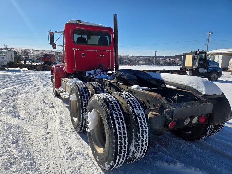 1996-peterbilt-385-image-14