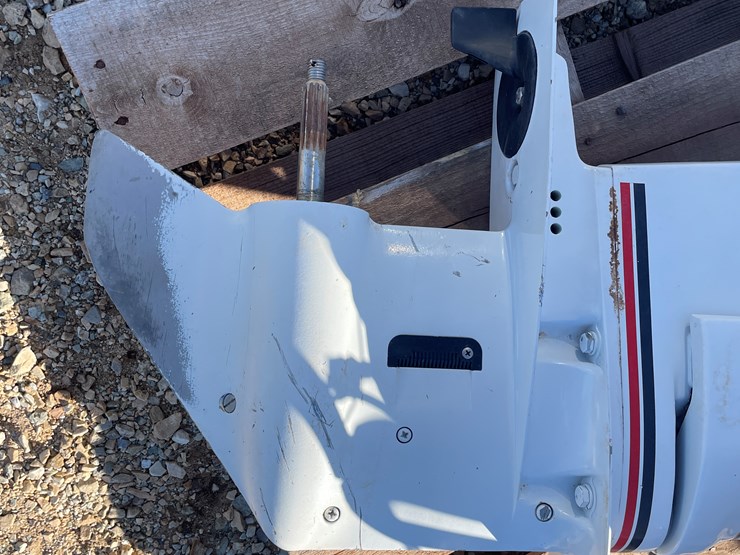 #3300-•-boat-motor-image-3