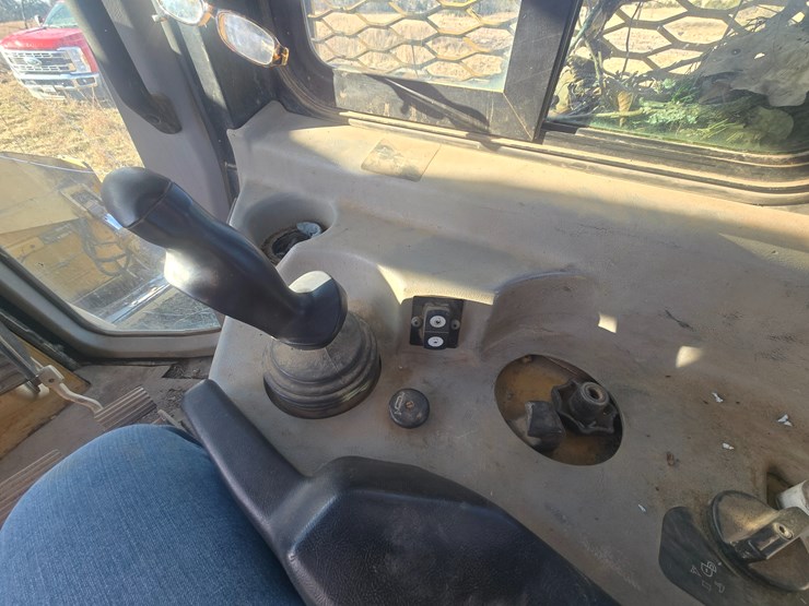 2002-caterpillar-d6r-image-40