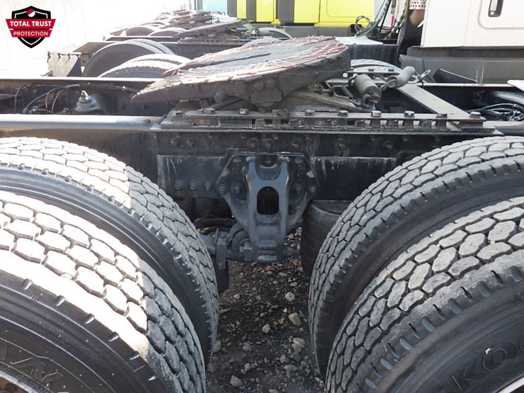 2023-kenworth-t680-image-8