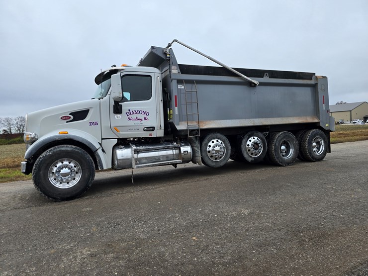 2020-peterbilt-567-image-9