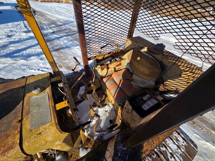 caterpillar-d6b-image-33