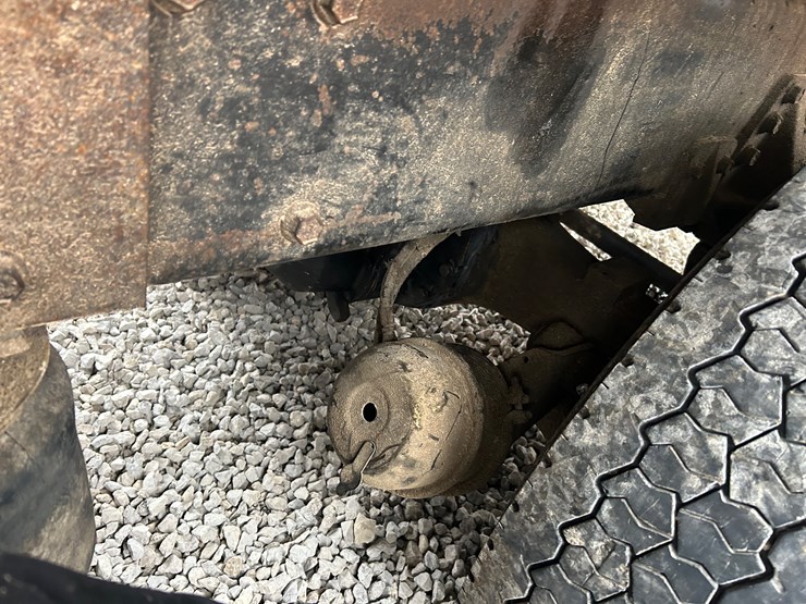 1988-peterbilt-357-image-38