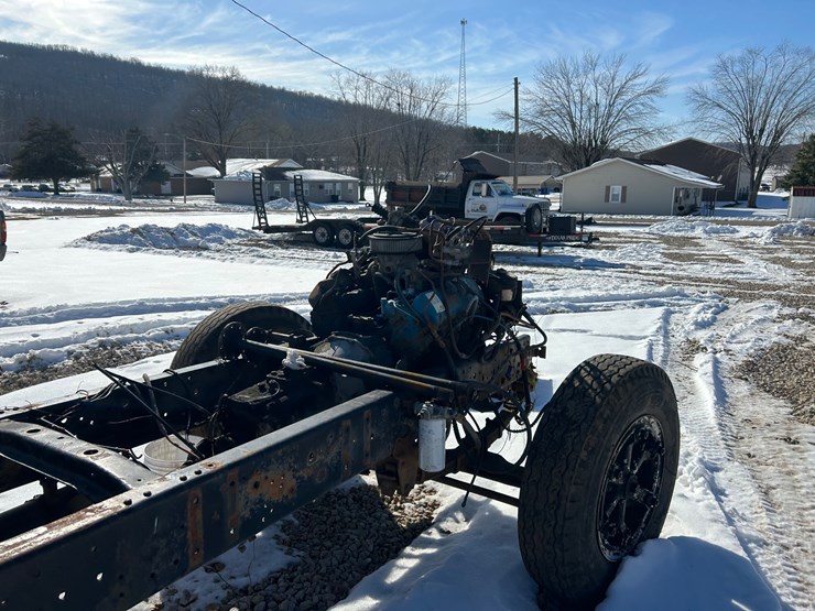 1984-ford-f700-image-116