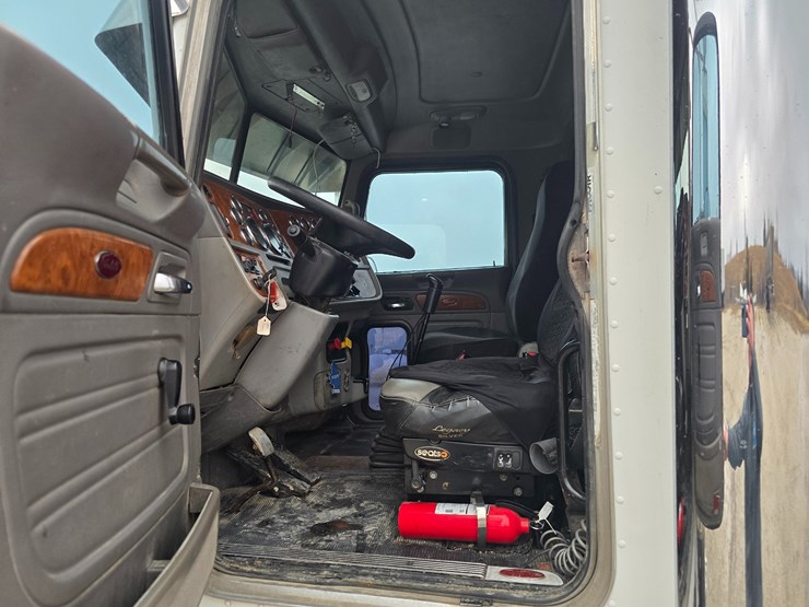 2007-peterbilt-379-image-64