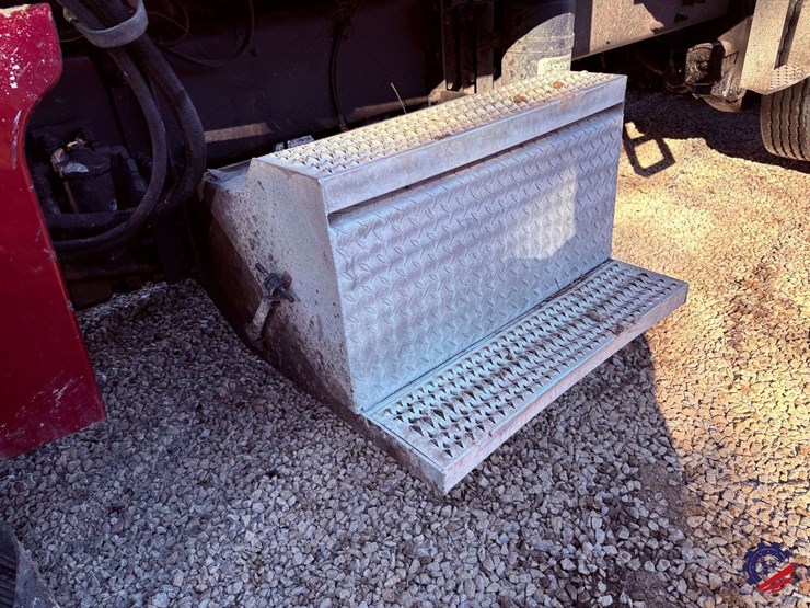 1999-peterbilt-357-image-30