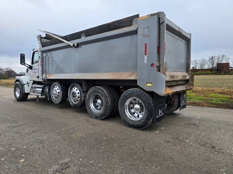 2020-peterbilt-567-image-20