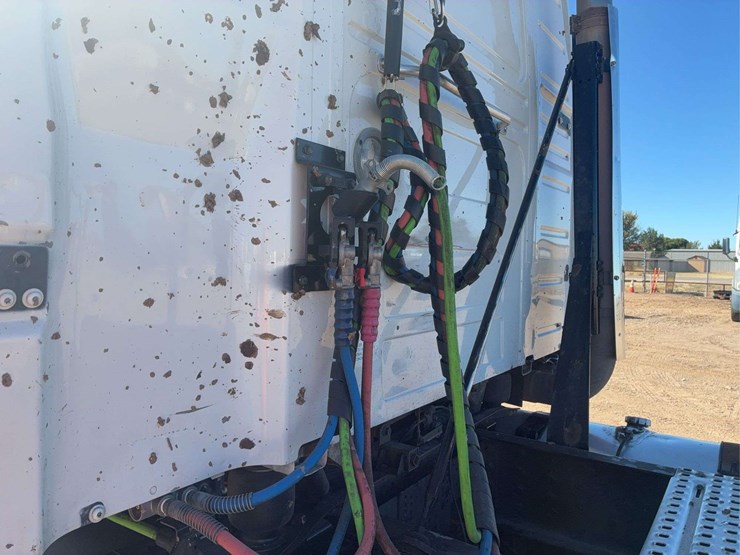 2019-volvo-volvo-vnl-tandem-axle-dual-conventional-new-generation-tractor-truck-image-7