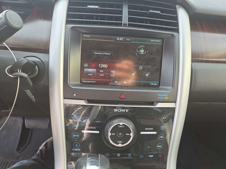 2014-ford-edge-image-14