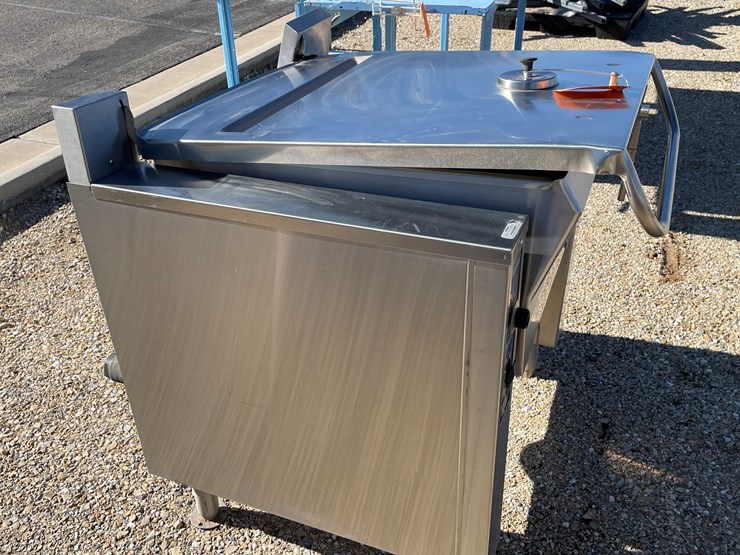 #3134-•-tilt-kettle-image-6