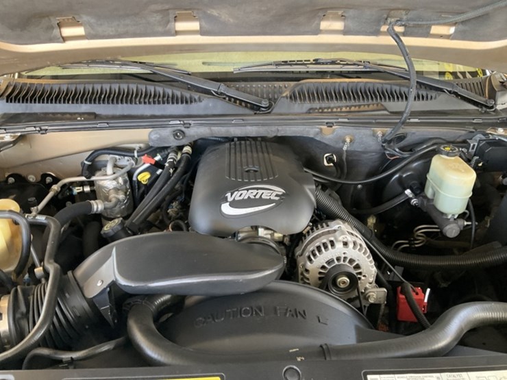 2001-chevrolet-suburban-image-10