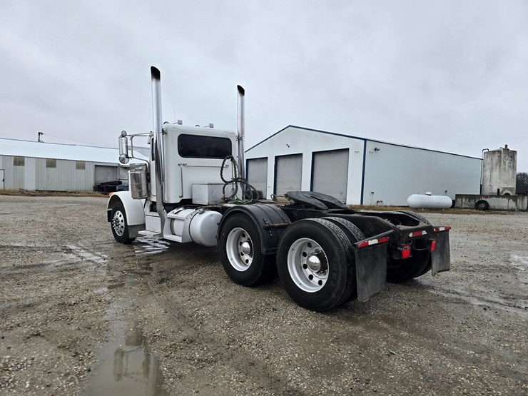 2007-peterbilt-379-image-13