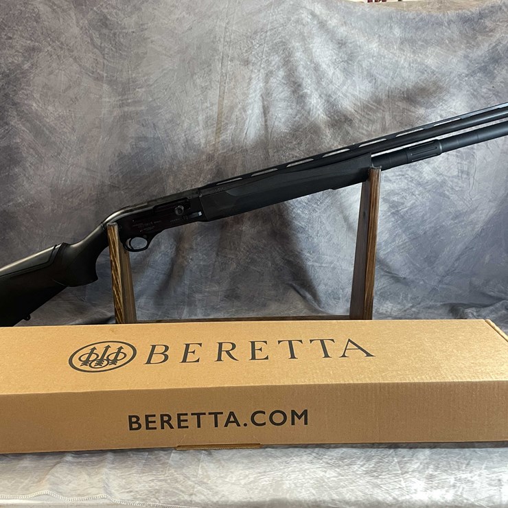 #2380 • Beretta A300 Ultimate Snow Goose 12 Ga. Semi-Auto Shotgun, SN: RUP340320