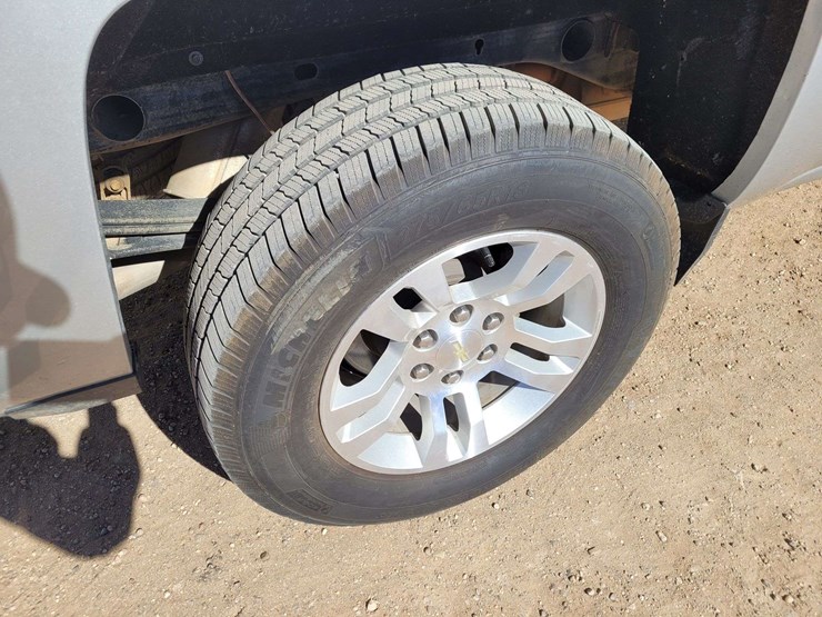 2019-chevrolet-silverado-1500-lt-image-4