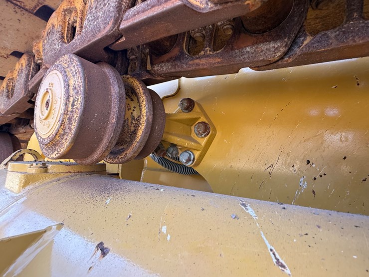 2023-caterpillar-953-image-33