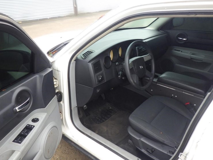 2007-dodge-charger-sedan-image-5