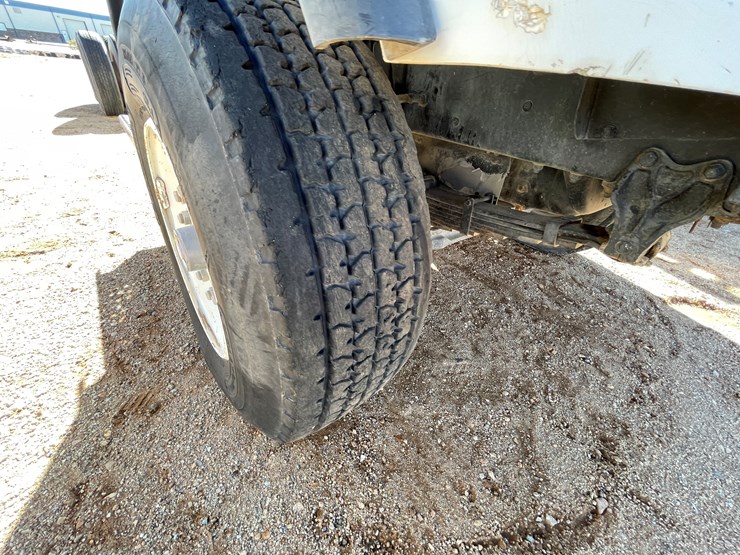 1996-freightliner-fl80-image-147