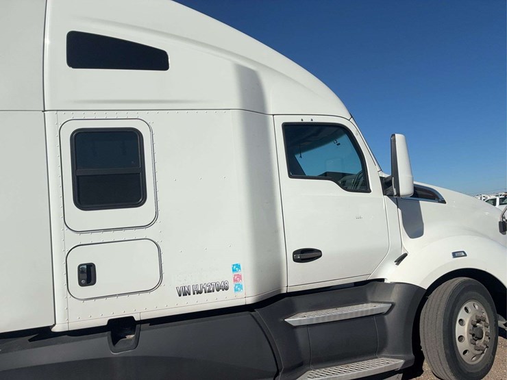 2017-kenworth-t680-image-6