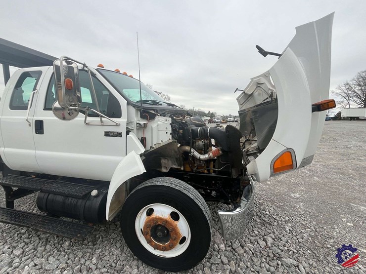 2004-ford-f650-image-44