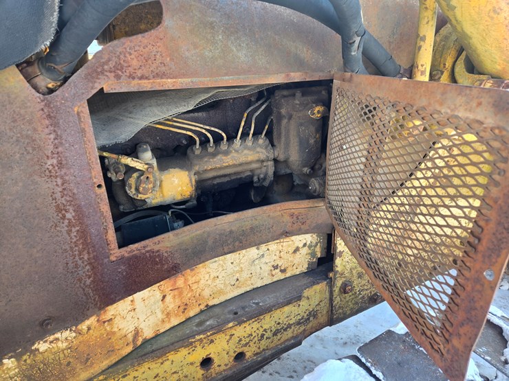 caterpillar-d6b-image-28