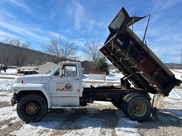 1984-ford-f700-image-27