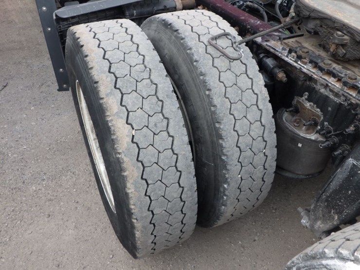 2015-freightliner-cascadia-125-image-15