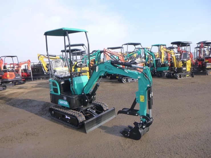 agt-qh12r-hydraulic-excavator-image-2