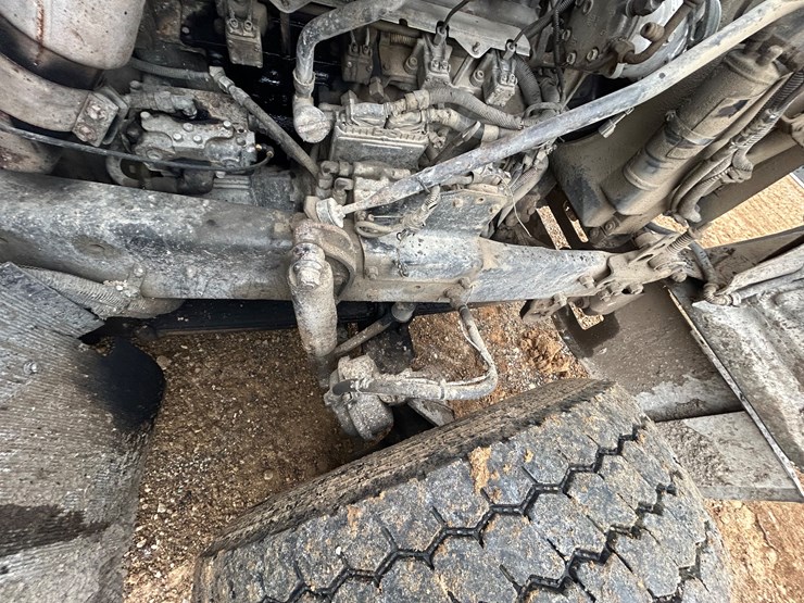 2001-mack-rd688s-image-34