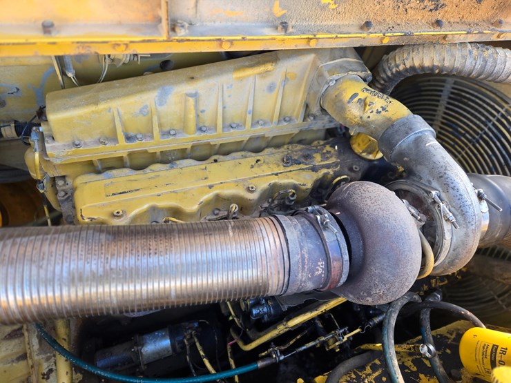 caterpillar-d25c-image-36