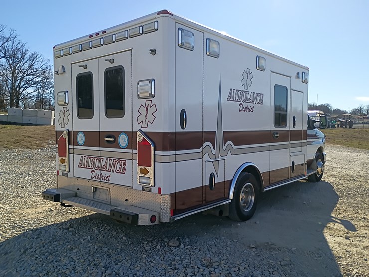 2009-ford-e450-image-11