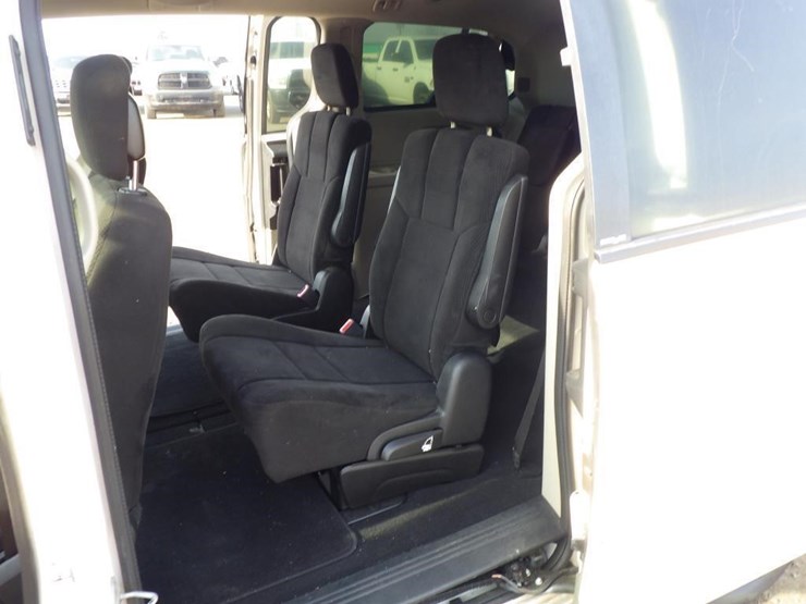 2013-dodge-grand-caravan-image-7