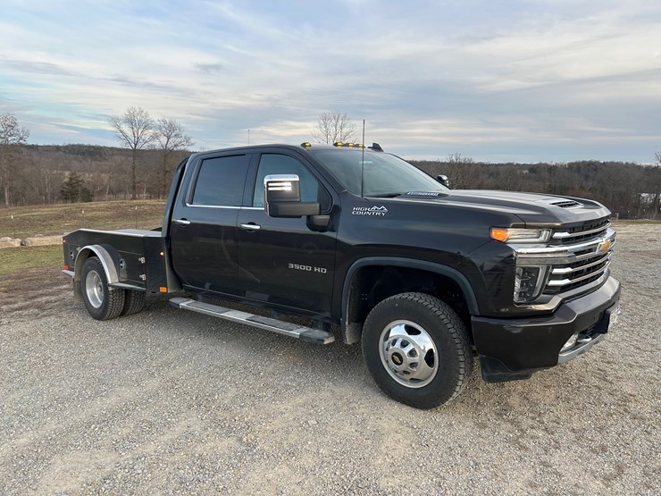 2021-chevrolet-silverado-3500-image-23