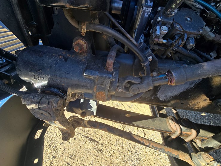 1996-freightliner-fl70-image-31