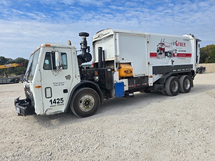 2008-mack-leu613-image-5