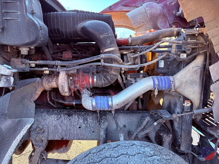 2018-freightliner-sd122-tri-axle-dump-truck-image-43