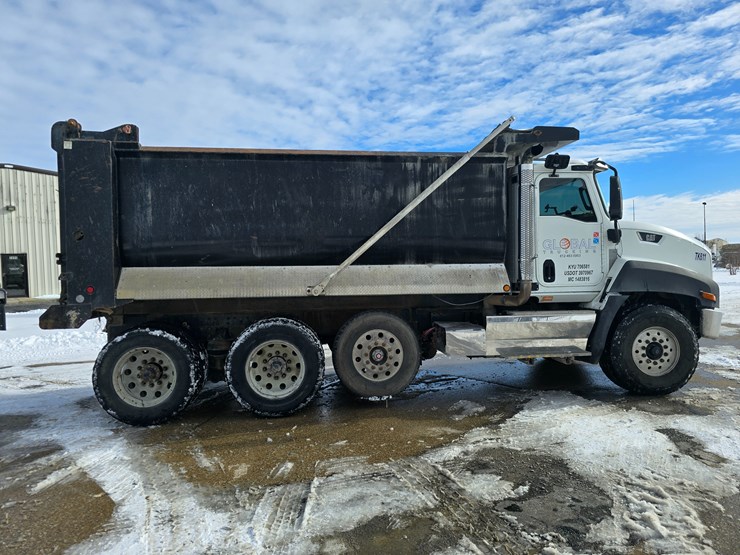 2012-caterpillar-660-image-20