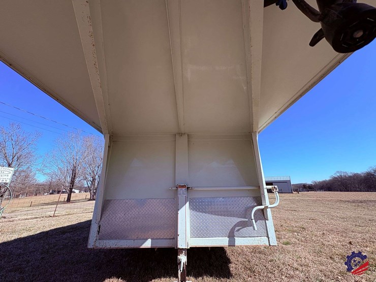 2007-delta-t/a-enclosed-gooseneck-trailer-image-13