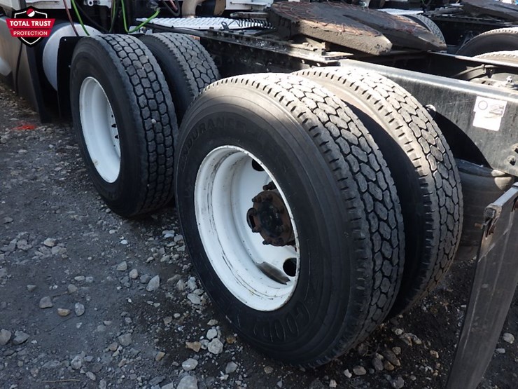 2023-kenworth-t680-image-15