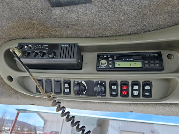 2003-challenger-mt855-image-109