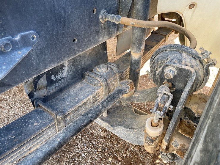 1996-freightliner-fl80-image-29