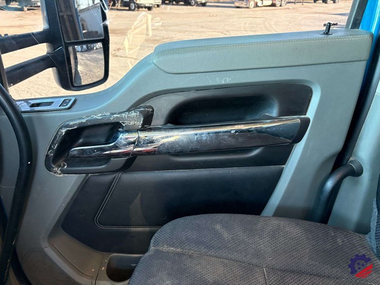 2020-kenworth-t880-image-74