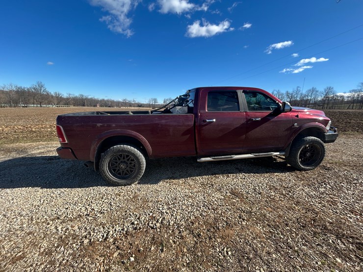 2018-dodge-3500-image-21